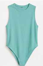 basic cash Sleeveless